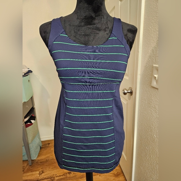 Lululemon Energy Tank - Picture 2 of 10